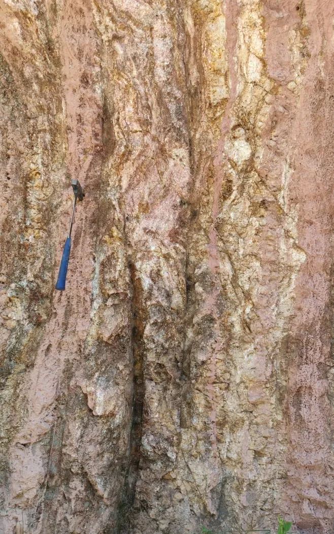Banded weathering pattern in granitic saprolite